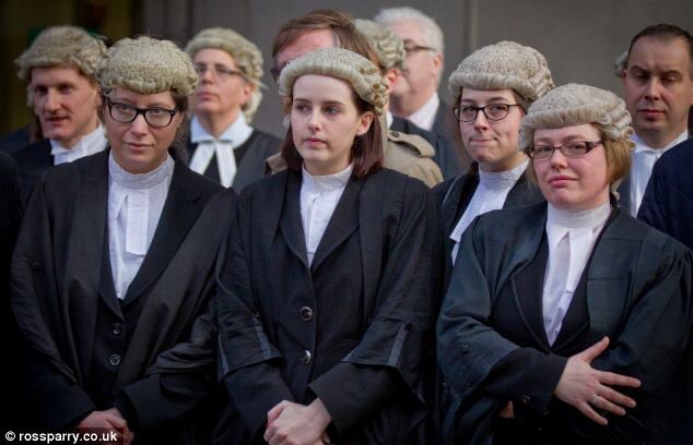 The Differences Between Judge Wigs and Lawyer Wigs