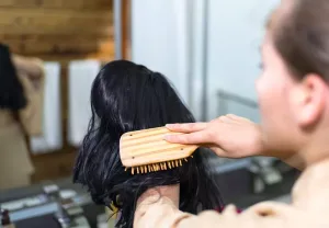 Cleaning and conditioning a wig