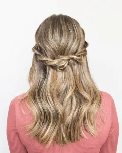 22 Hairstyles for Tying