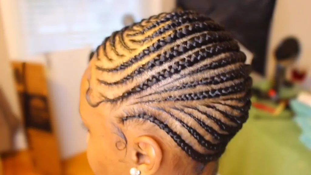 Side Lemonade Braids with Feed-In Technique